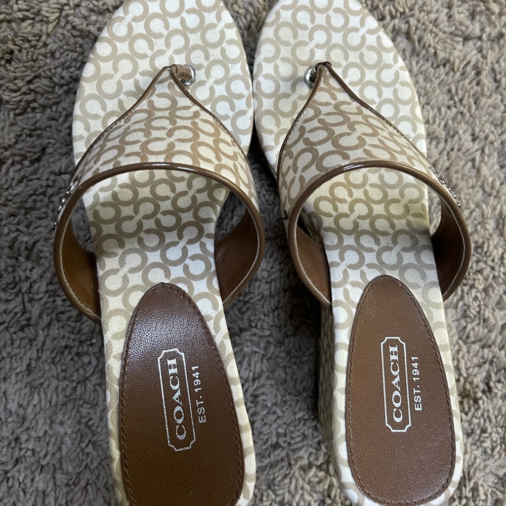 Coach sandals color cream and brown